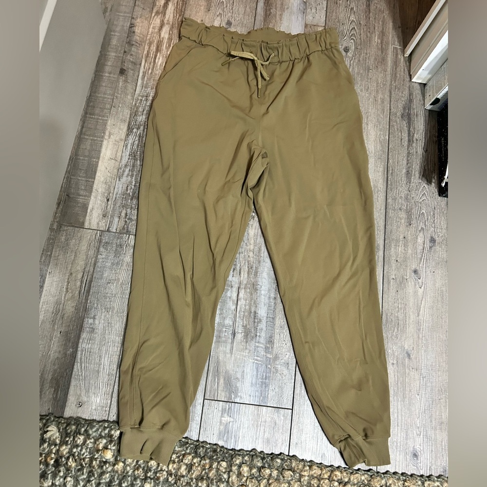 Lululemon Auric Gold Tan high Rise Joggers Ruffle waist band